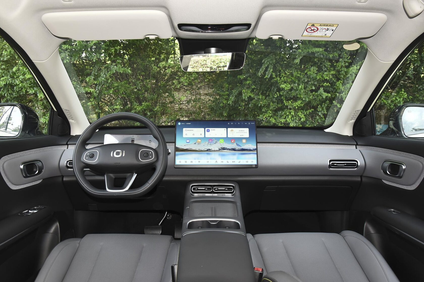 Changan Q05 — салон