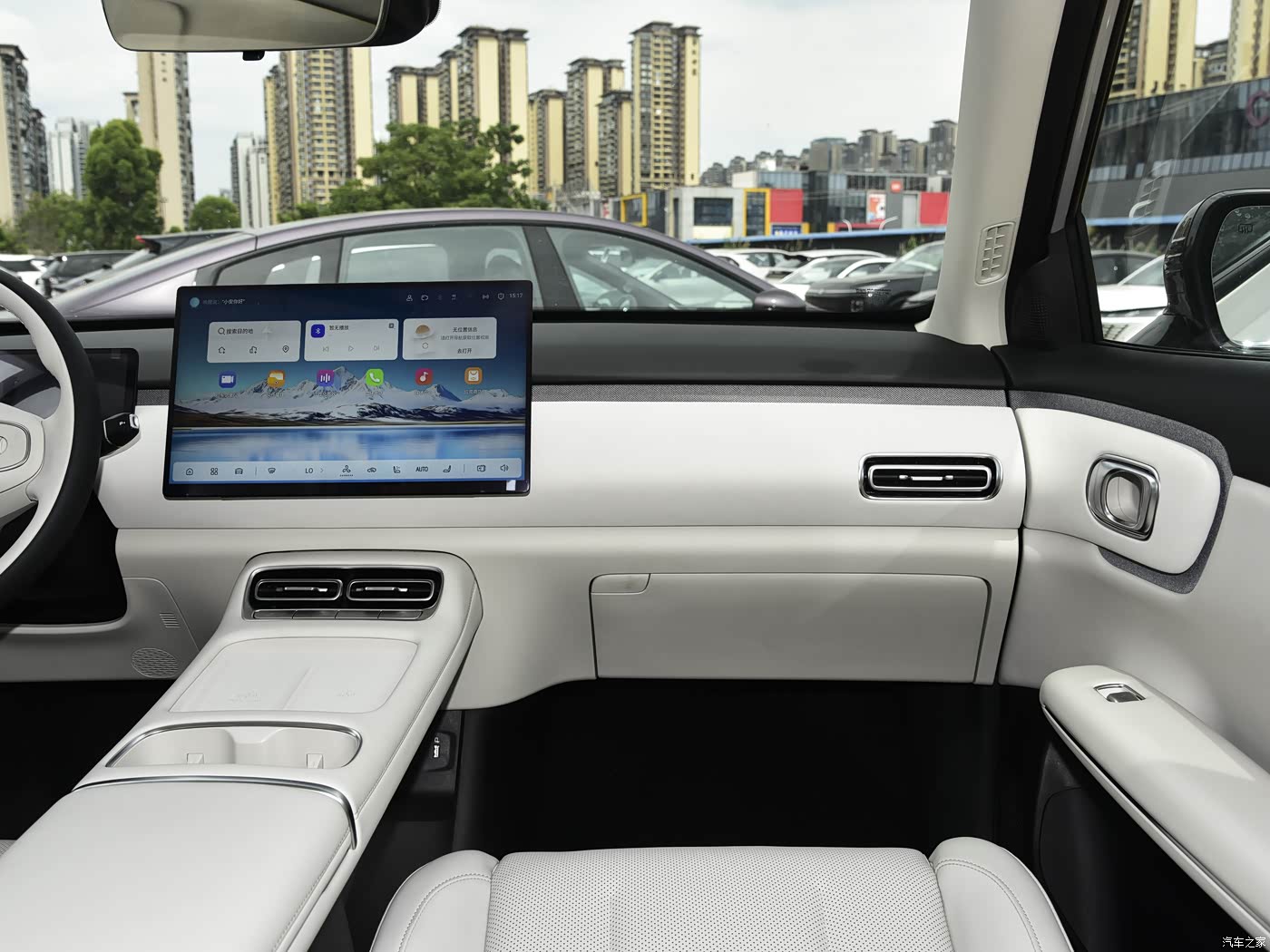 Changan Qiyuan Q05 — центральная консоль