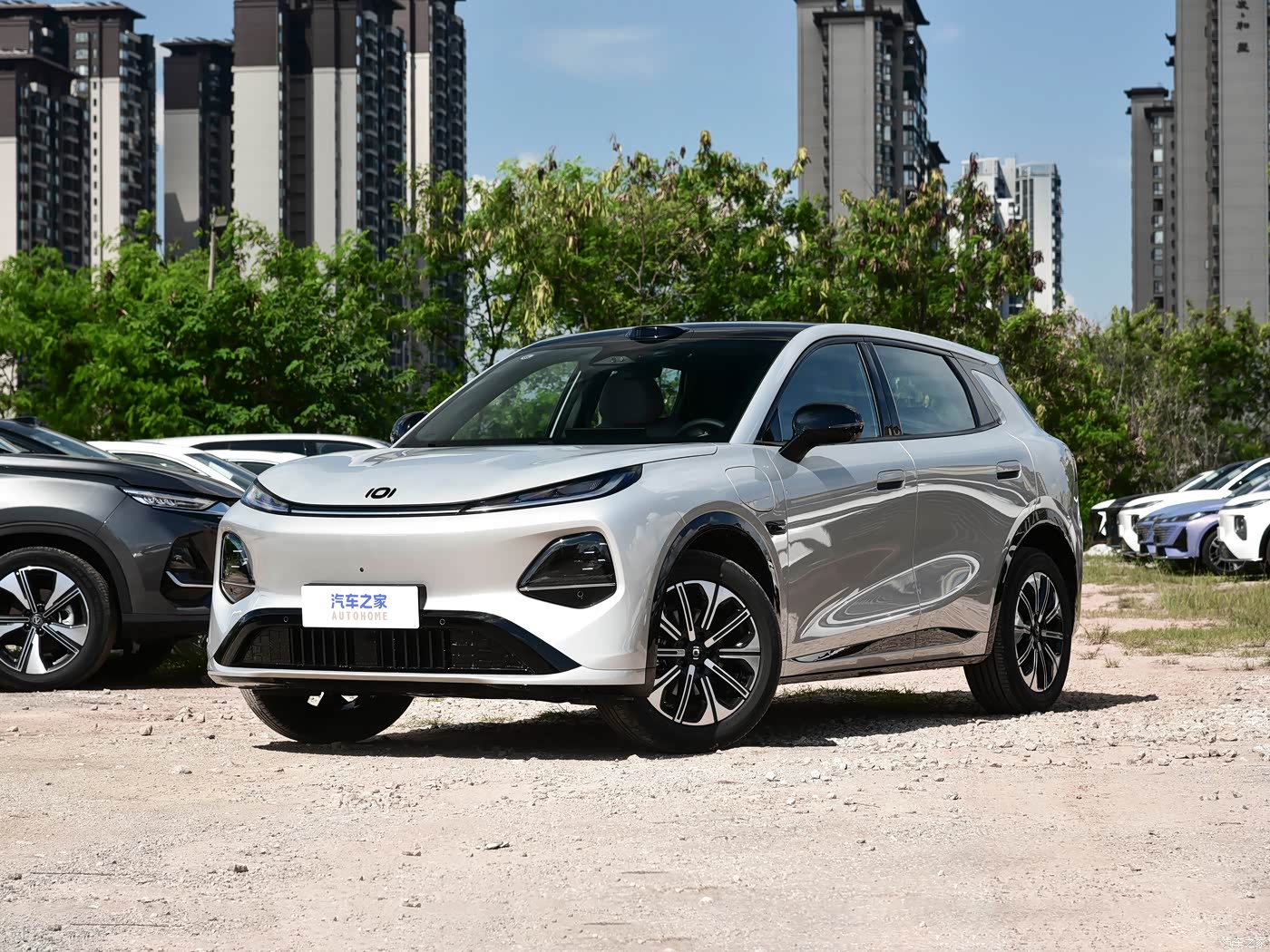 Changan Qiyuan Q05 — на автостоянке дилера