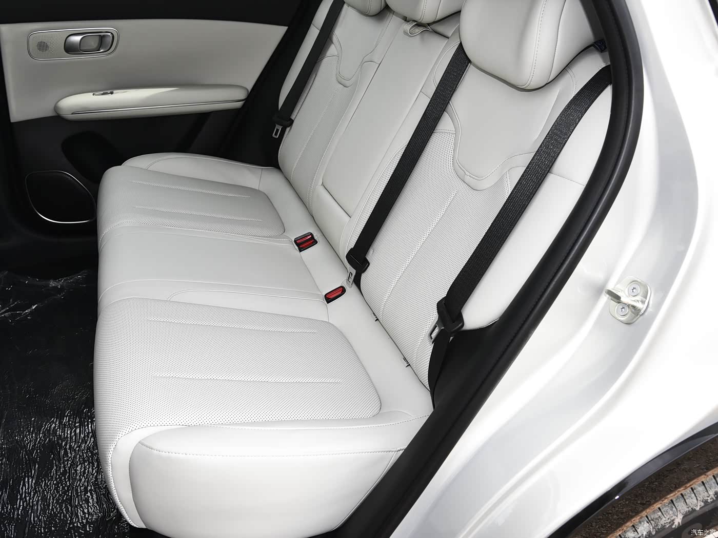 Changan Qiyuan Q05 — задний диван крупным планом