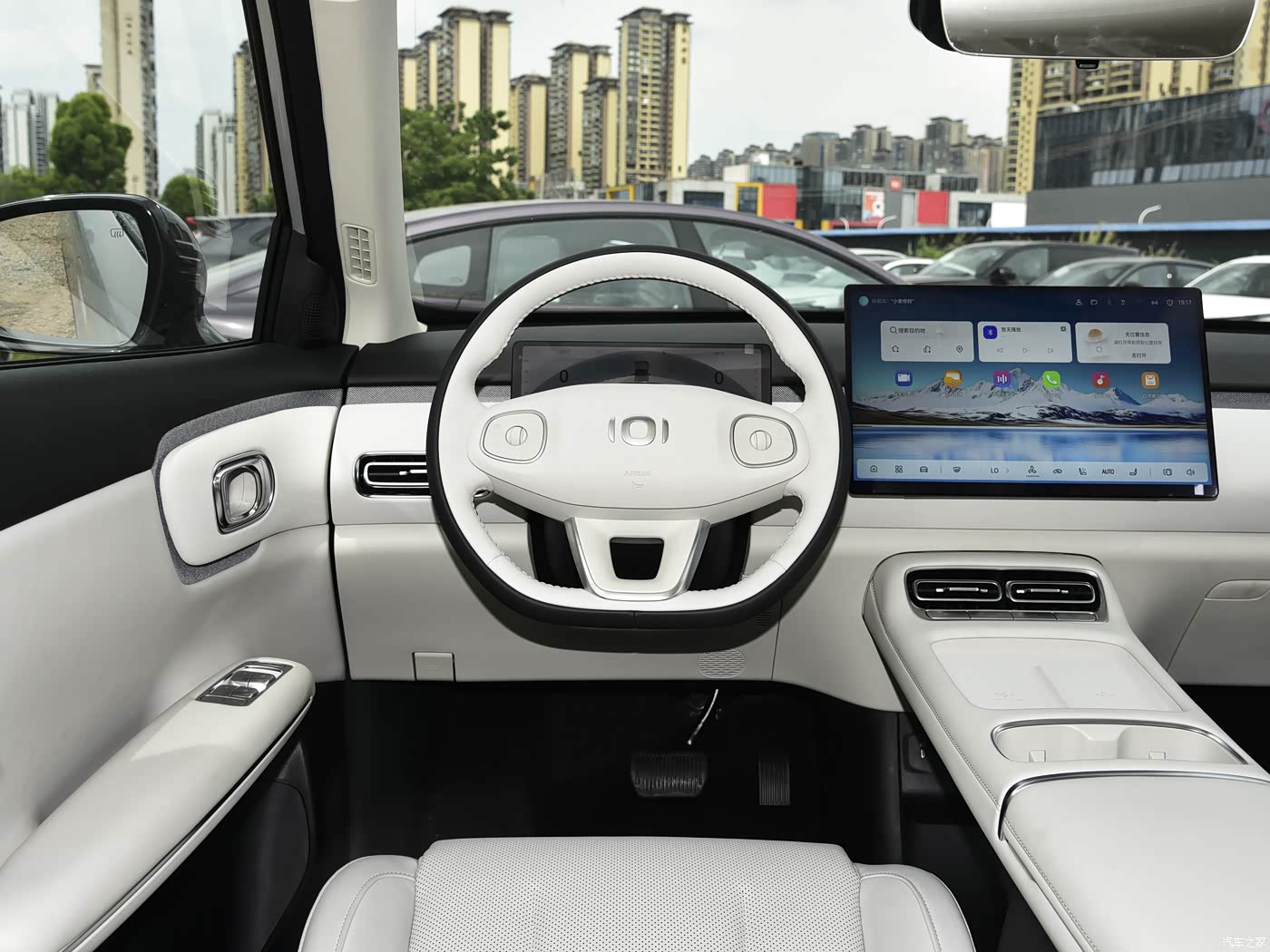 Changan Qiyuan Q05 — центральный экран крупным планом